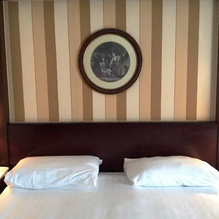 Ibis Centre 3*