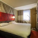 Ibis Centre Hotel 3*