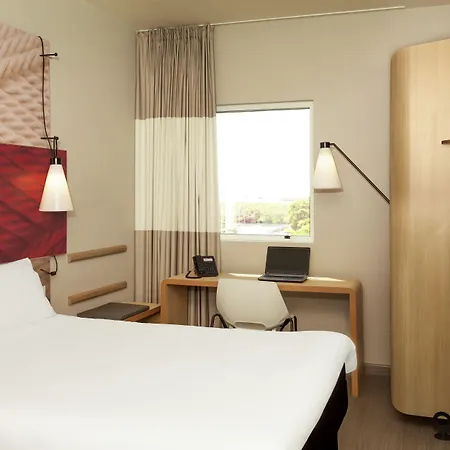 Ibis Centre