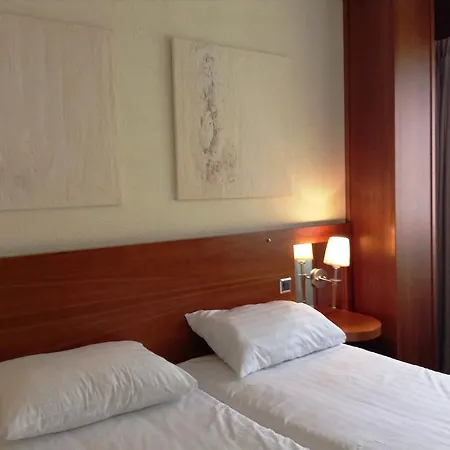 Ibis Centre 3*
