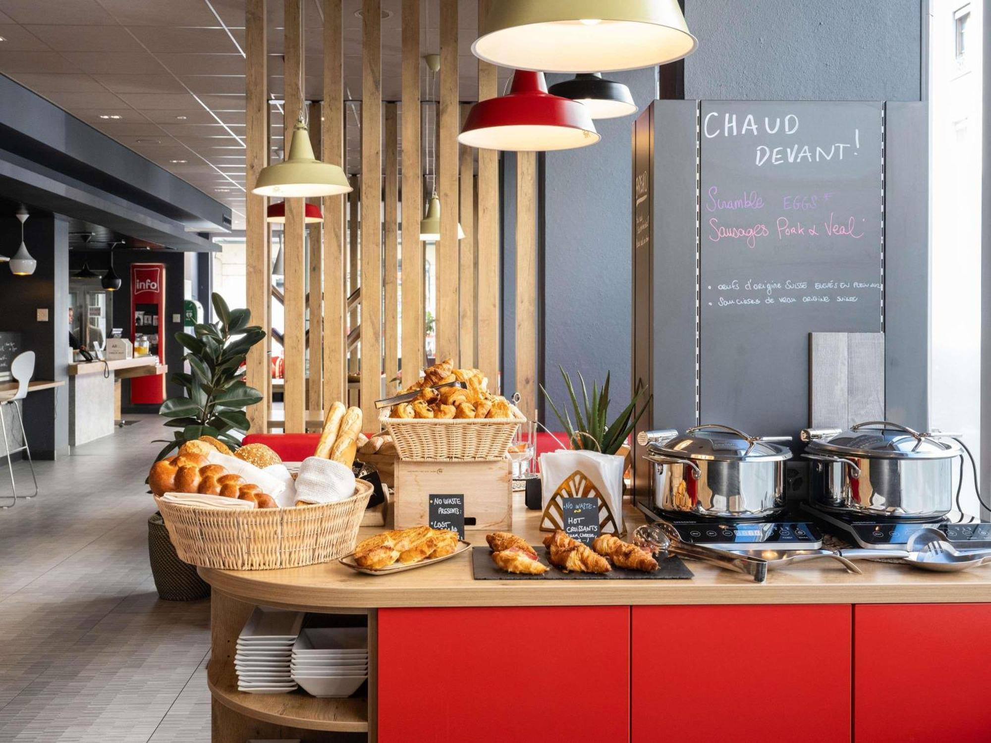 Ibis Centre Hotel 3*