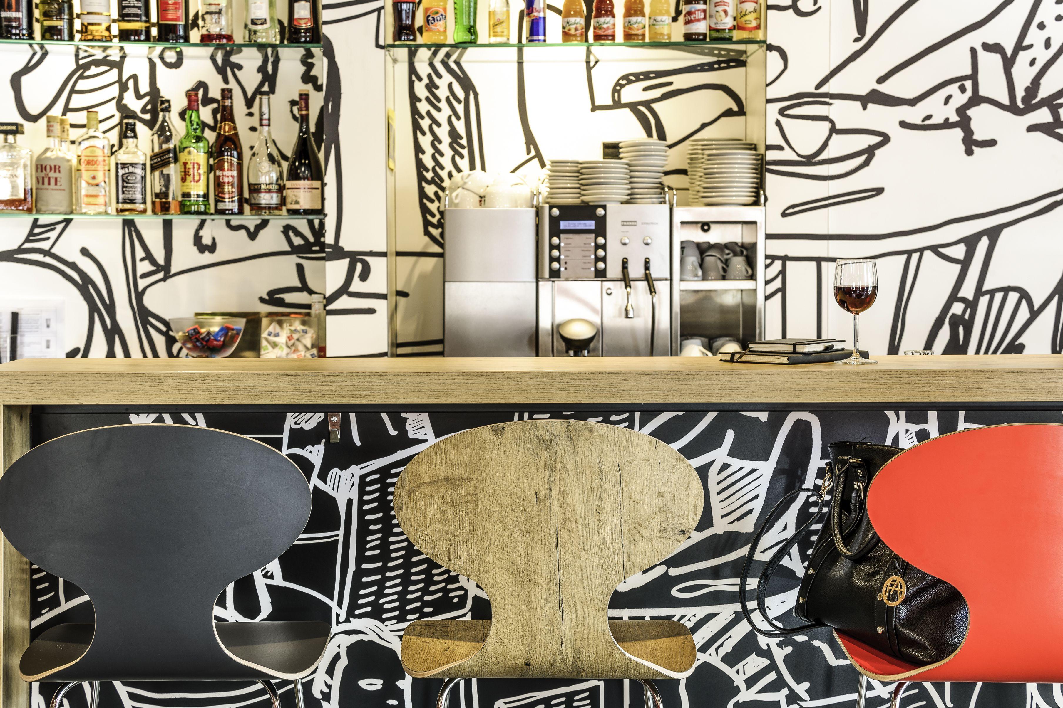 Ibis Centre Hotel 3*