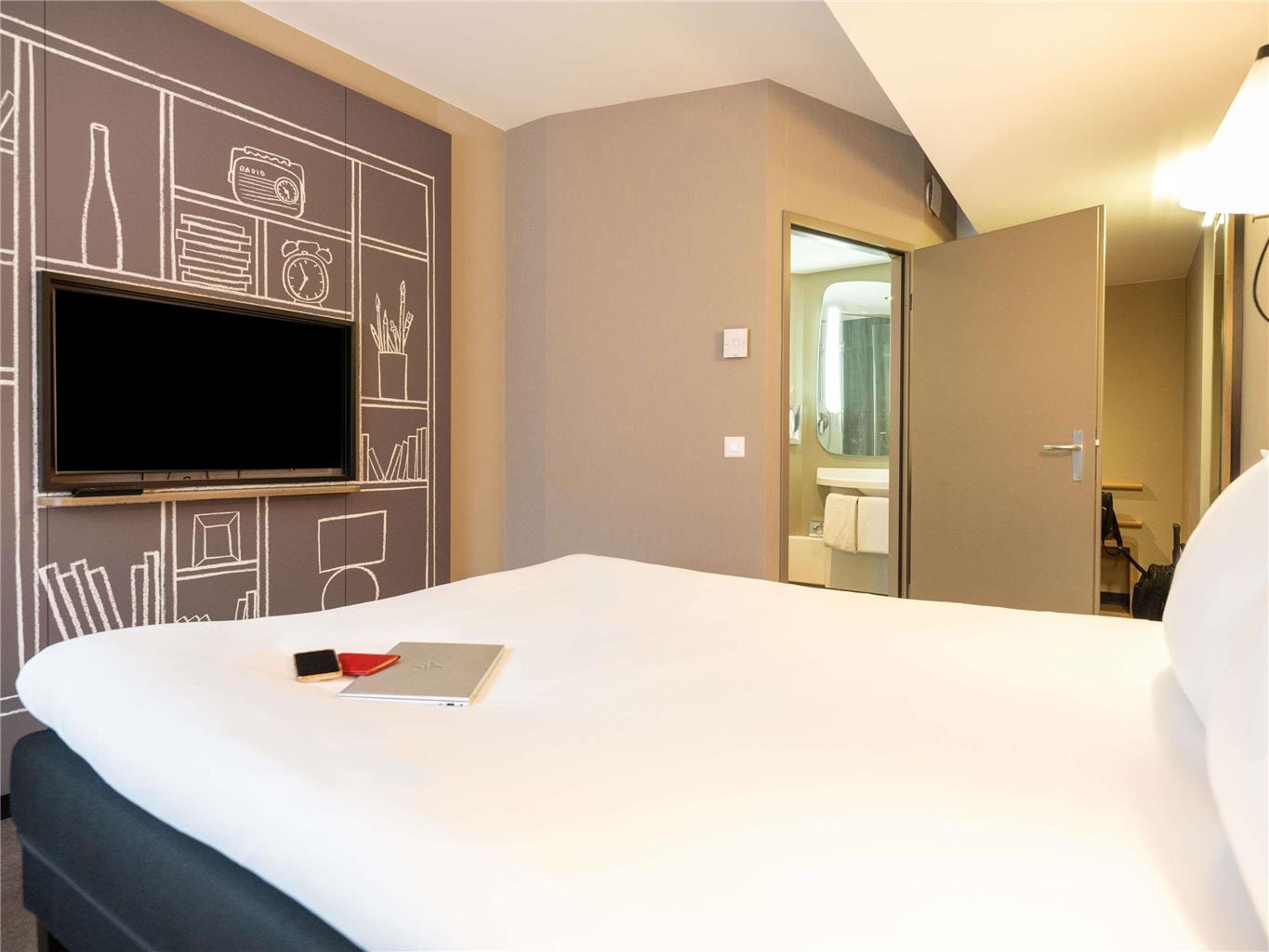 Ibis Centre Hotel 3*