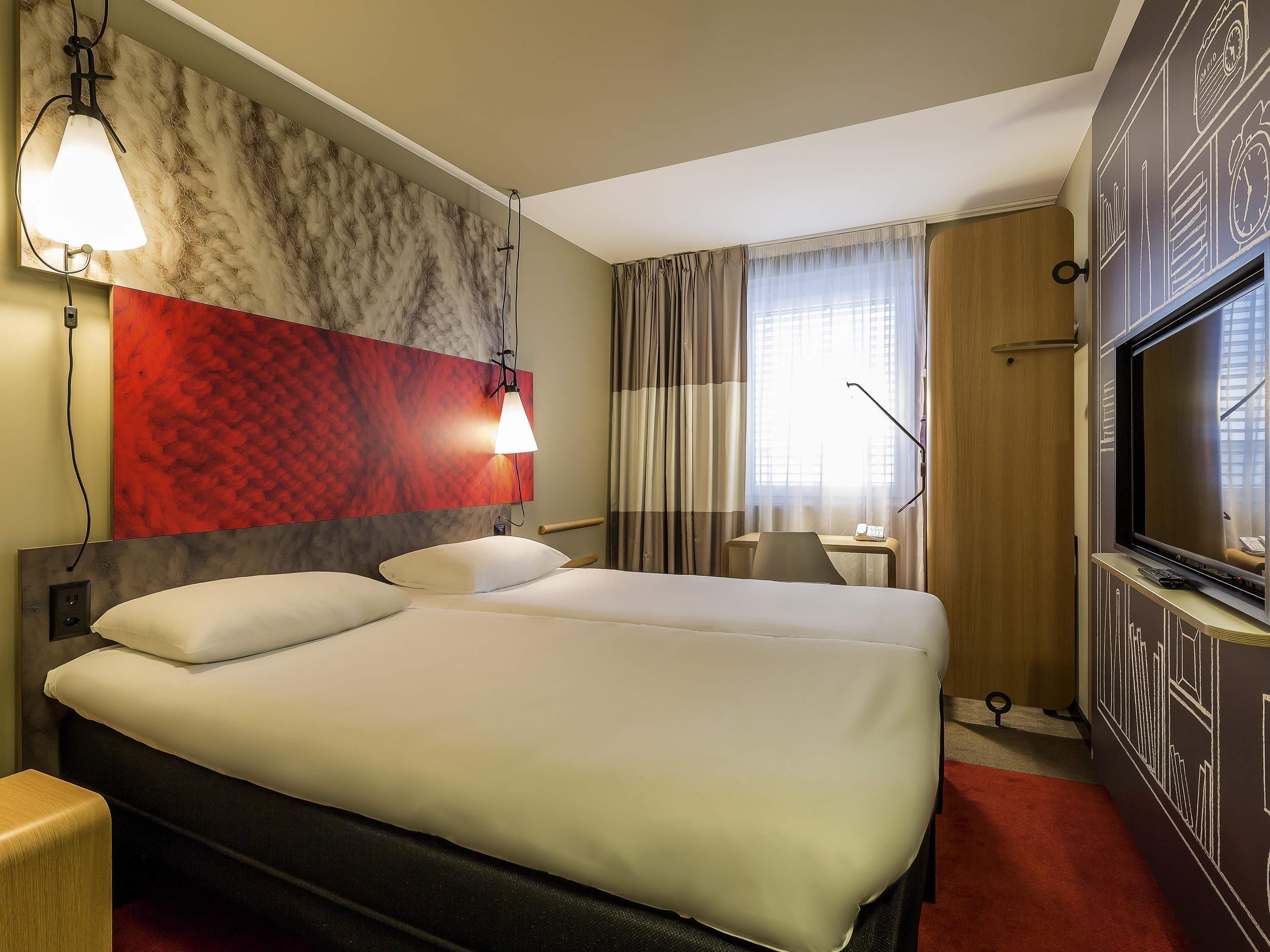 Ibis Centre Hotel 3*